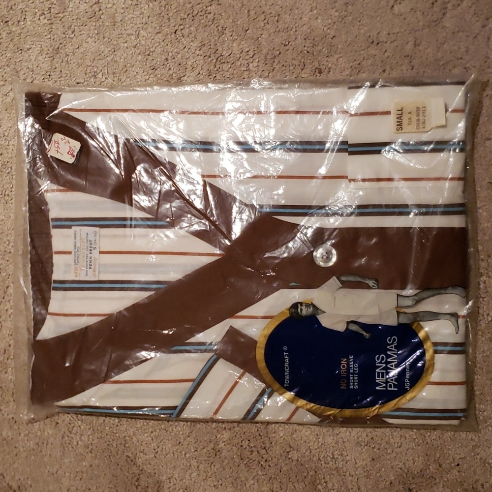 NWT New vintage Towncraft Sleepwear Set S Pajamas PJs Top shorts stripped